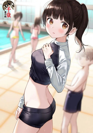 在游泳池遇到同班同学